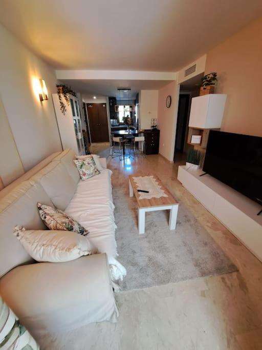 Olivia Sunny 2 Bedroom Punta Prima Appartement